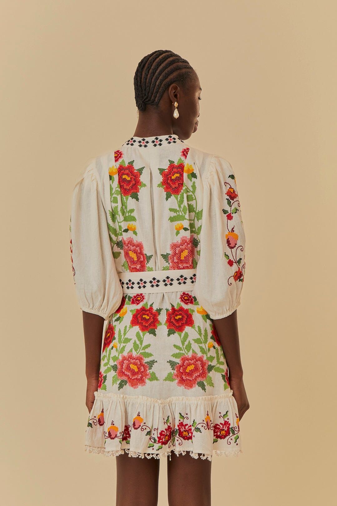 Off-White Embroidered Carmina Floral Short Sleeve Mini Dress | FarmRio