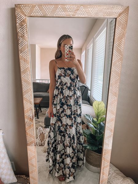 Abercrombie finds on sale✨ the most stunning floral dress! Has a low back and the prettiest floral print. Wearing a xs

Summer style / Abercrombie style / wedding guest dress / Abercrombie sale / summer dress 

@abercrombie #abercrombiepartner #abercrombiestyle

#LTKstyletip #LTKsalealert #LTKwedding