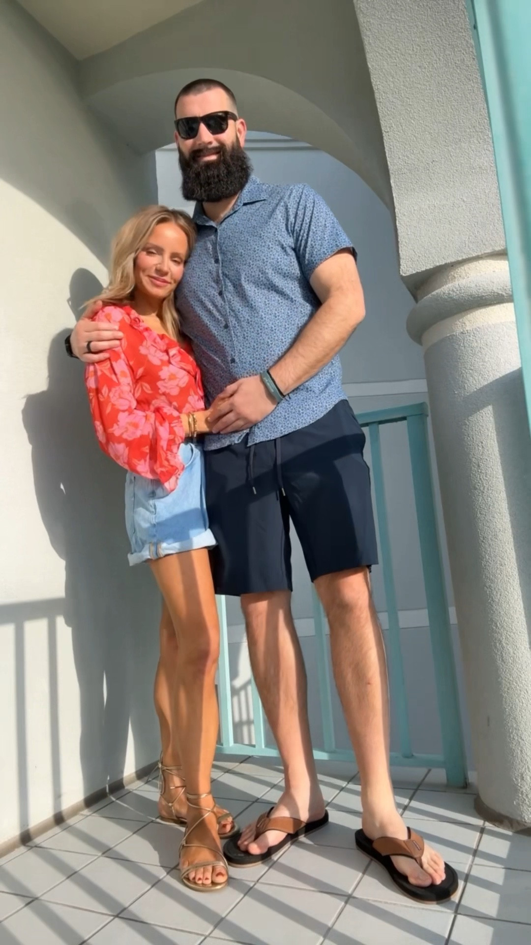 Dinner in the Cayman Islands. Yes please!

Top: small 
Shorts: XS

Use code LOLAMARIE for my MF jewels!

#LTKootd