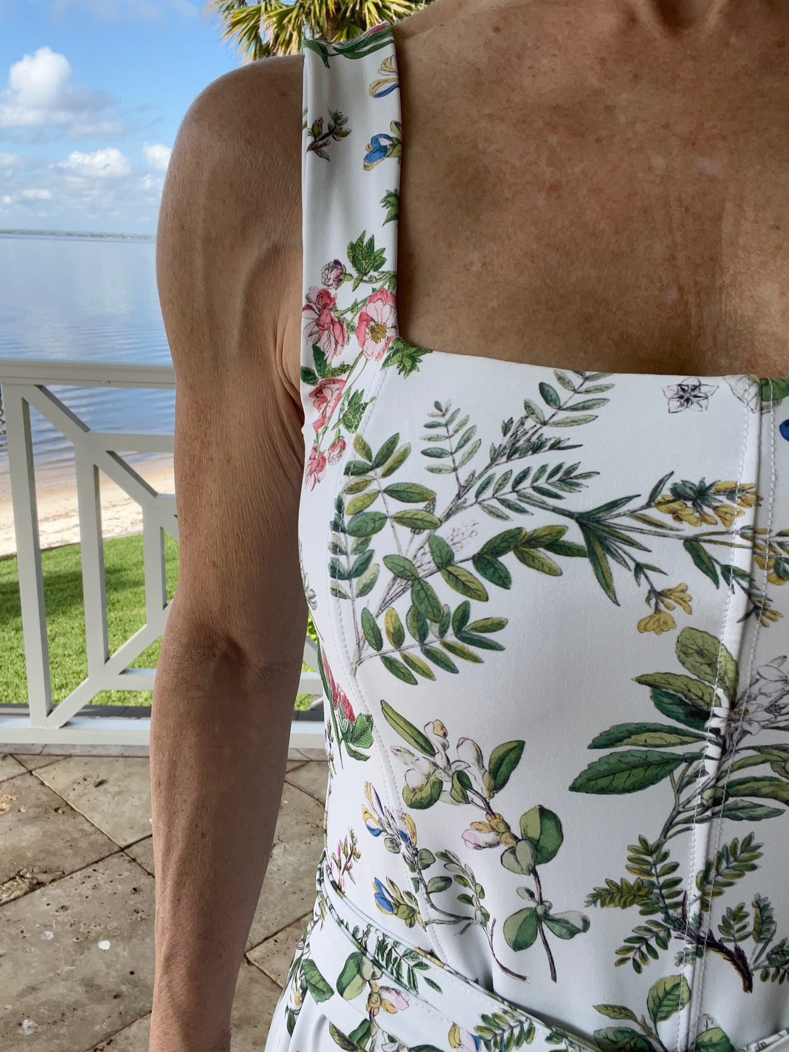 Pretty pattern. 
Wrinkle free. 
And a great price. 

What’s not to love? I am obsessed with this new brand that I found for less at TJ Maxx. And yes, they also carry it at Marshalls. They’ve already sold out of a couple pieces, so I’d clickity click right on over there!