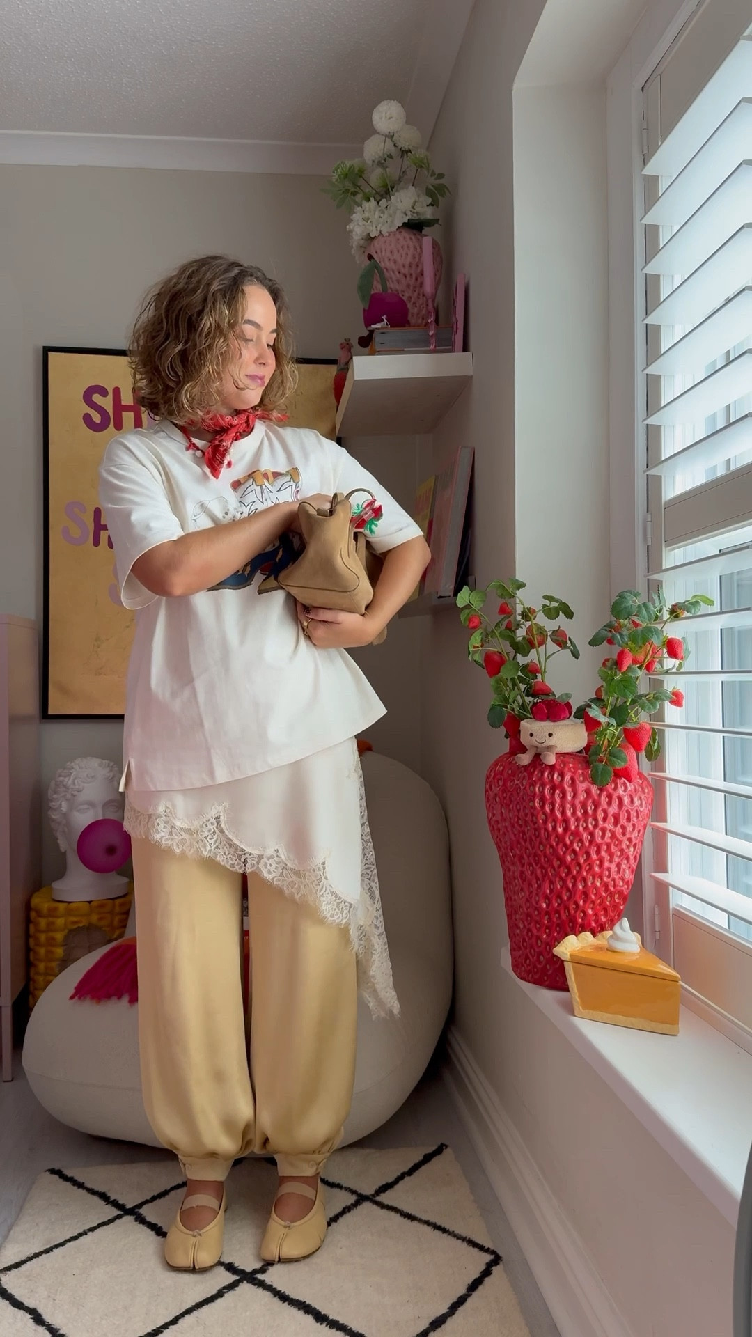 your sign to try balloon trousers

#LTKuk #LTKautumn #LTKeurope