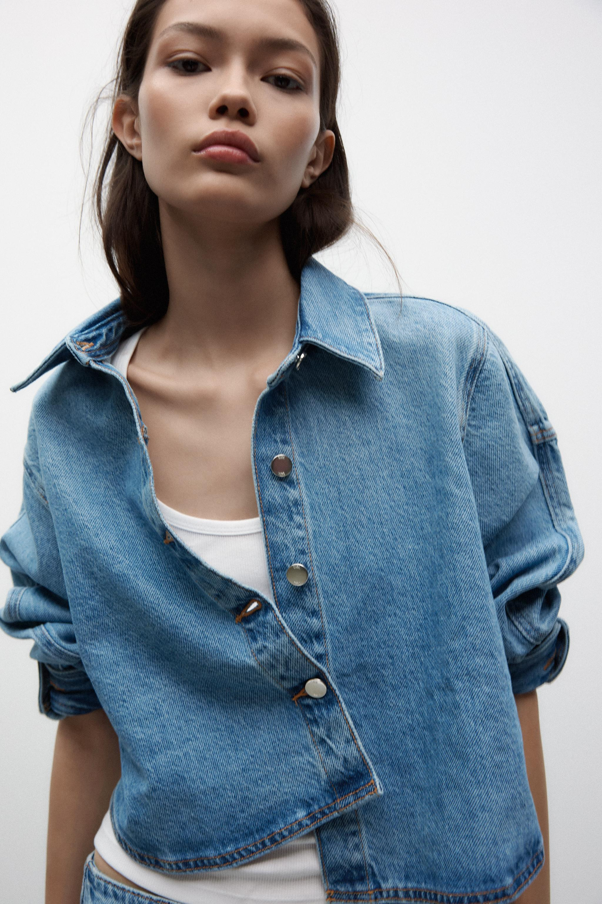 Short, loose-fitting collared shirt with long sleeves. Metal button-up front. | Zara UK