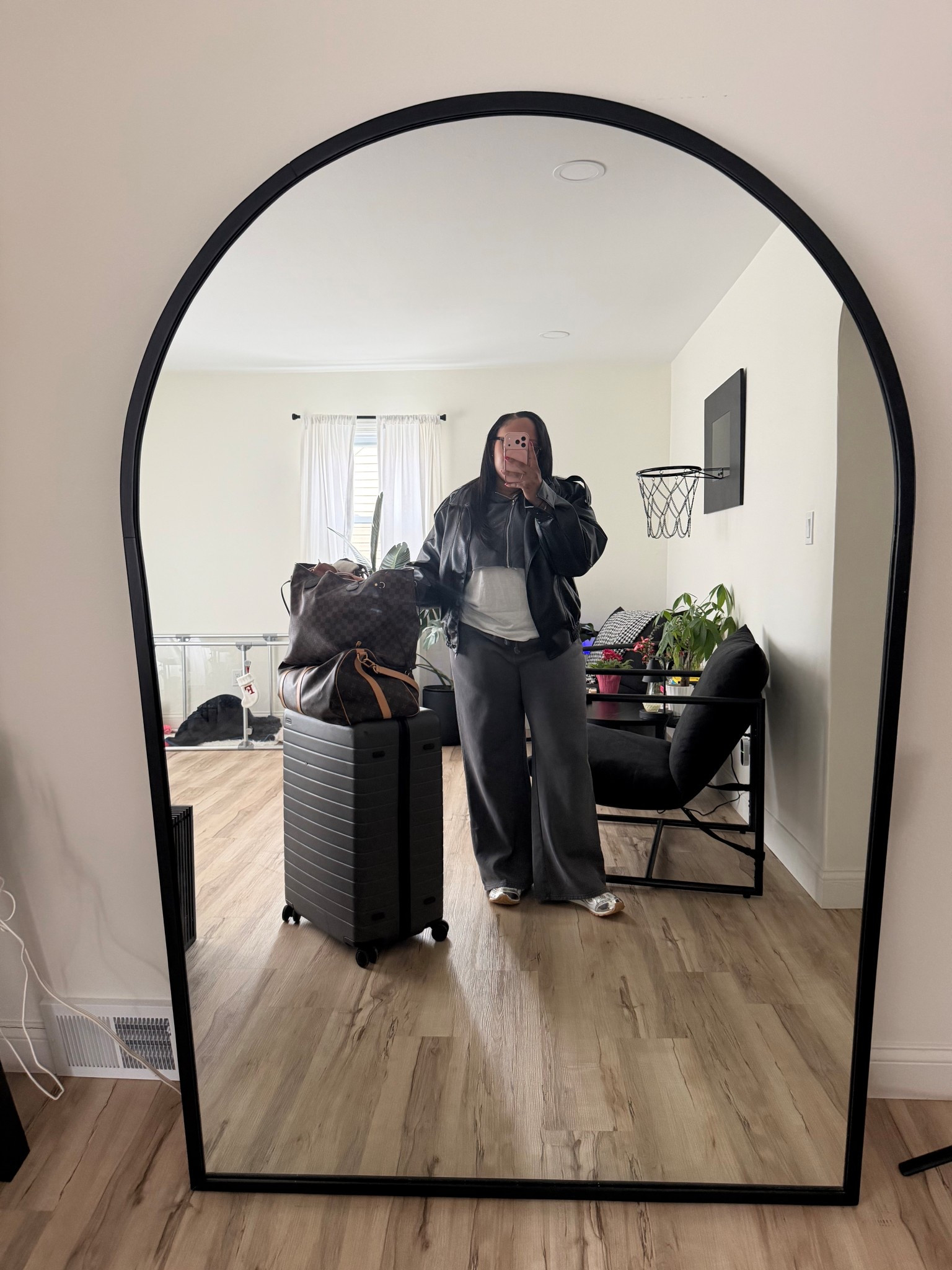 Another travel day ✈️

#LTKMidsize #LTKootd #LTKTravel