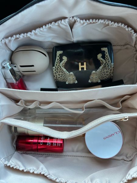Nordstrom beauty sale , hourglass palette on sale, Clarins Depuffing mask on sale 
