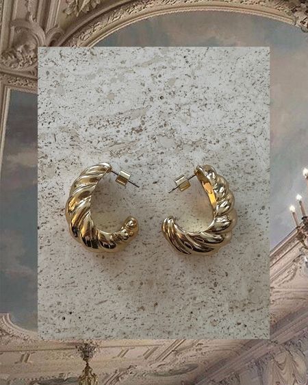 SUCH a statement pair or earrings. Just like the shape of the Bottega Veneta earrings but with the croissant style ribbed detail… such a good update ✨
Mango Braided earrings | Bottega earrings dupe | Chunky gold earrings | Gift ideas for women | Christmas outfit jewellery | Statement earrings 

#LTKparties #LTKU #LTKfindsunder50