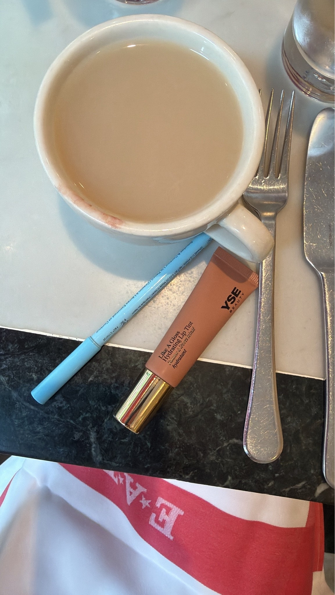 This mornings lip situation 💋
Lip gloss color is fashionably late
Pencil is faunt

#LTKootd #LTKOver40 #LTKBeauty