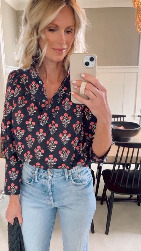 Afternoon shopping & dinner. wearing a small in the top and denim is true to size. Spring look/spring outfit/mother denim

#LTKfamily #LTKcurves #LTKstyletip