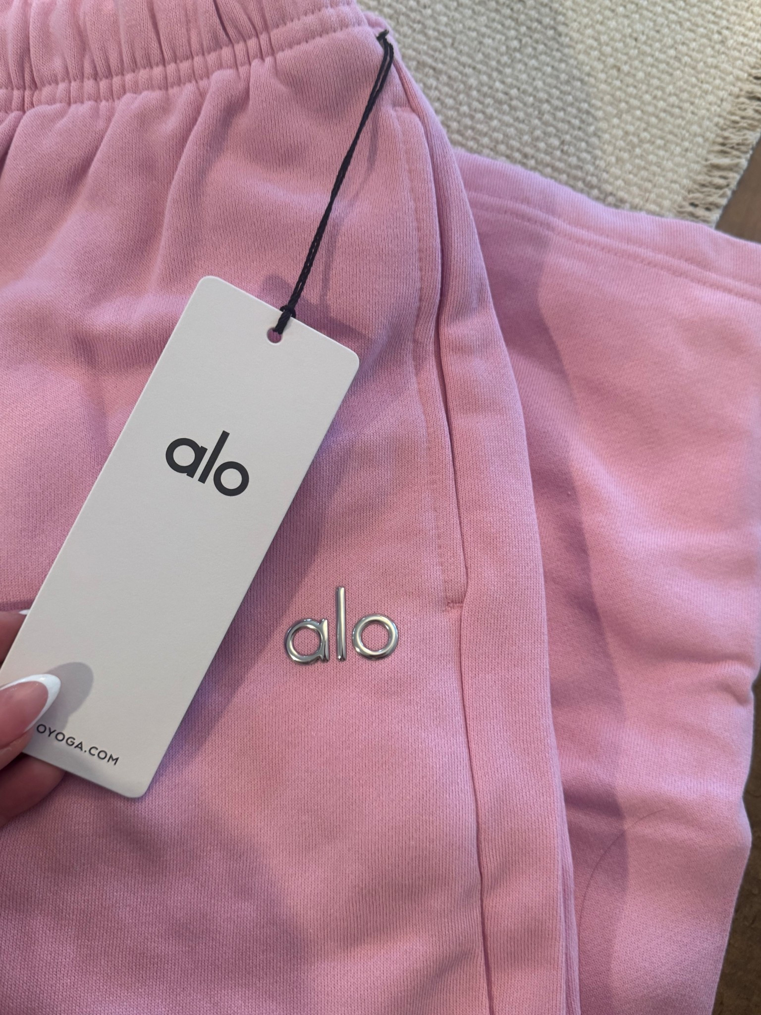 Sucker for anything bubble gum pink 🩷💖🎀💕

Alo Yoga Candy Heart pink drop! 🤌🏻

#LTKActive #LTKValentine #LTKootd