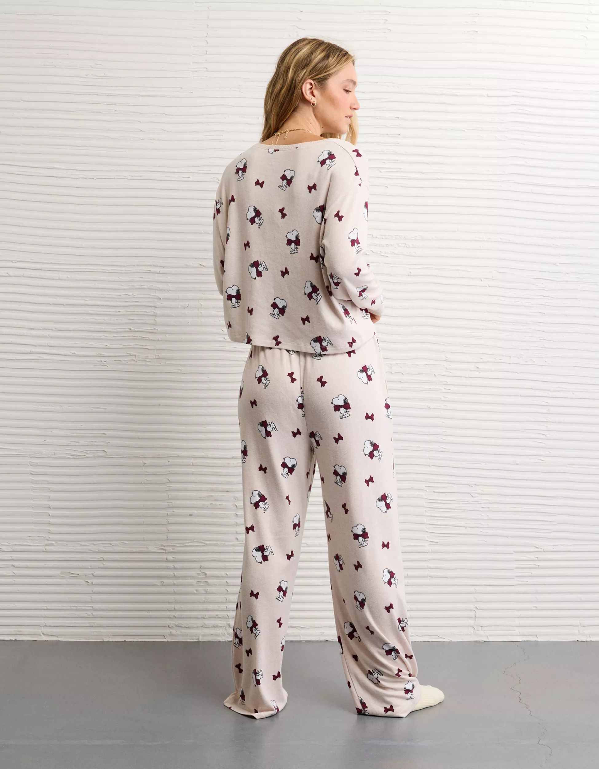 AE Luxe Plush Snoopy Long-Sleeve & Pant PJ Set | American Eagle Outfitters (US & CA)