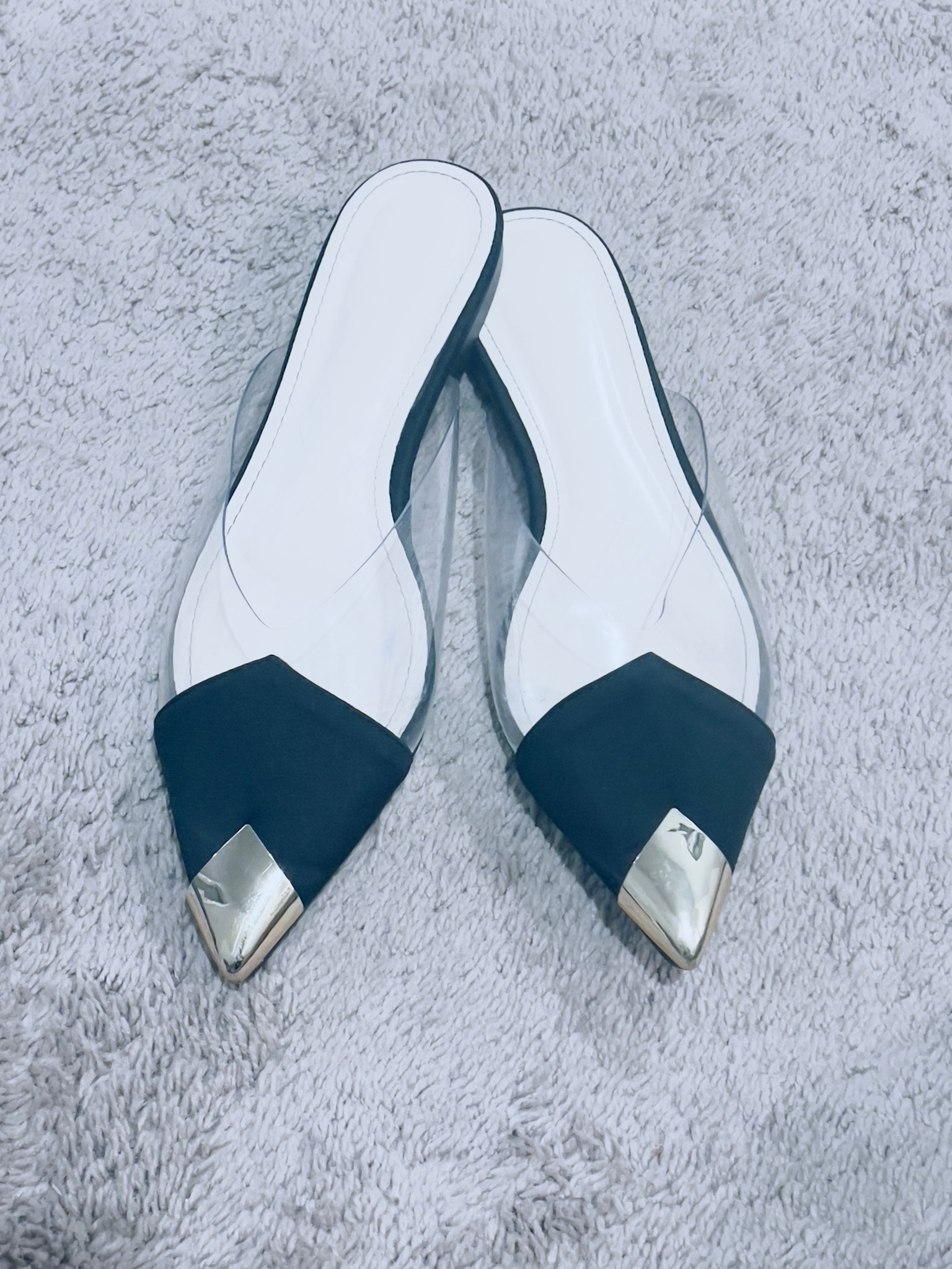 Beautiful comfy mules!! 