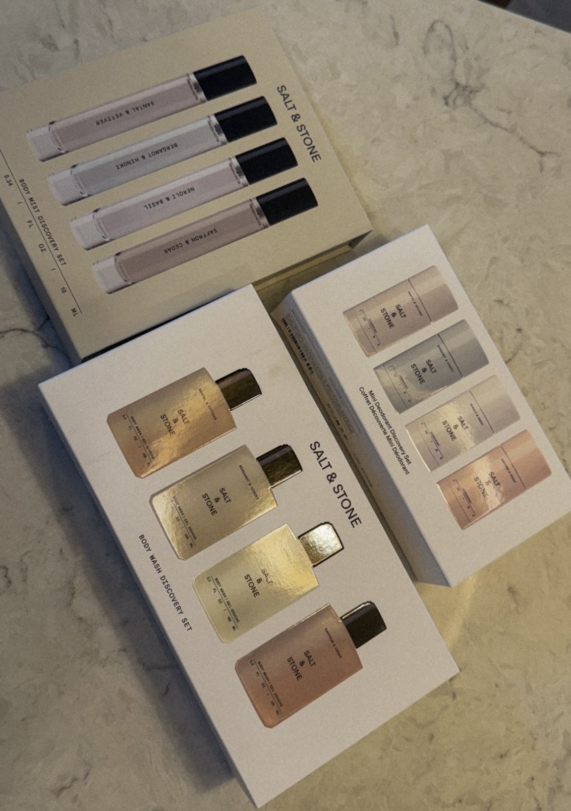 Right away I really like the smells of 
Bergamot + Minoki & Neroli + basil 

If you’re like me & can be sensitive to scents but both are very subtle & not overpowering 