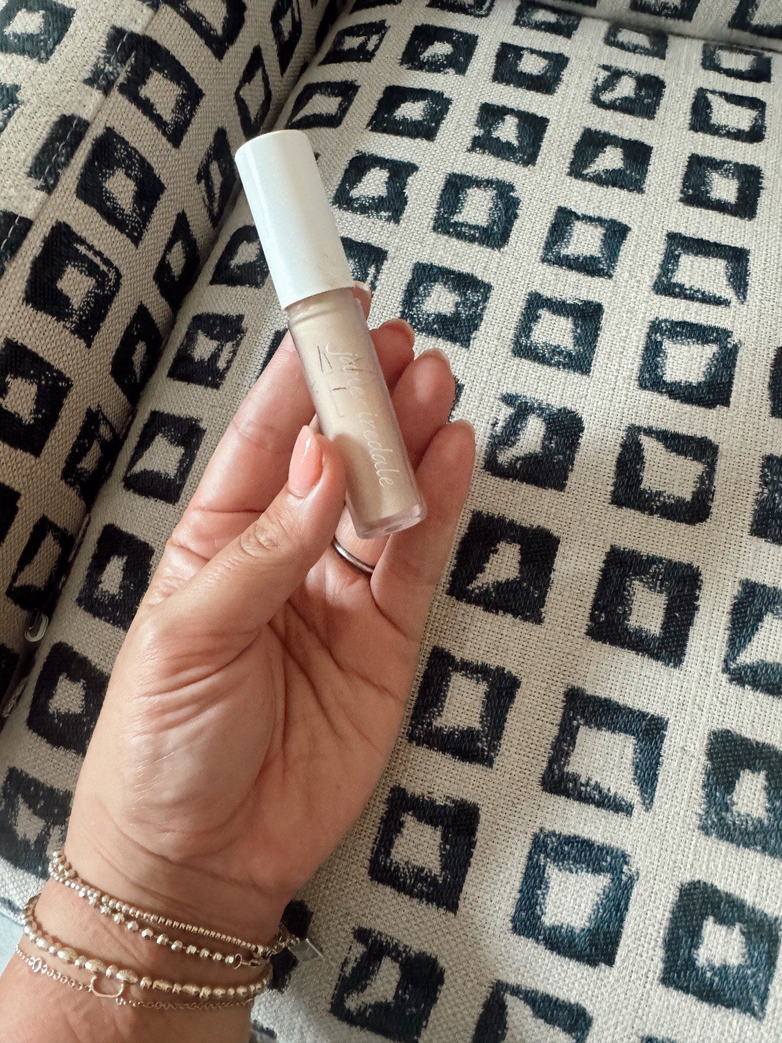 My easy makeup routine today and favorite concealer I just repurchased! Shade 4N 

#LTKFindsUnder50 #LTKBeauty