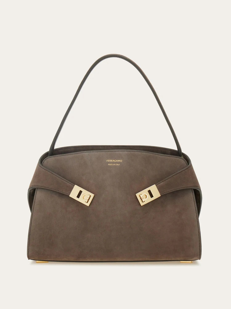 Hug soft shoulder bag (M) | Ferragamo