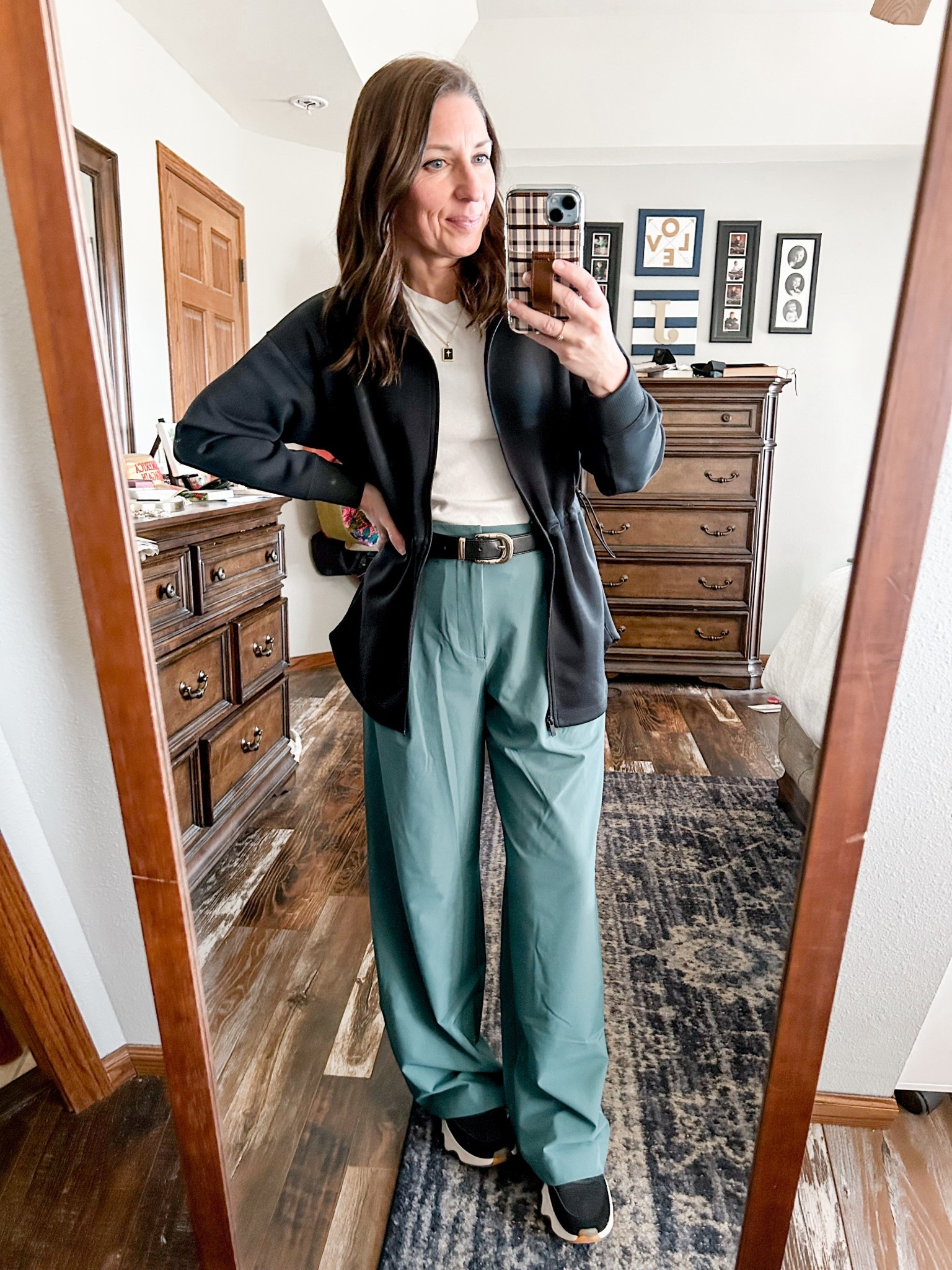 Teacher Outfit | Athleisure 

#LTKSaleAlert #LTKActive #LTKOver40