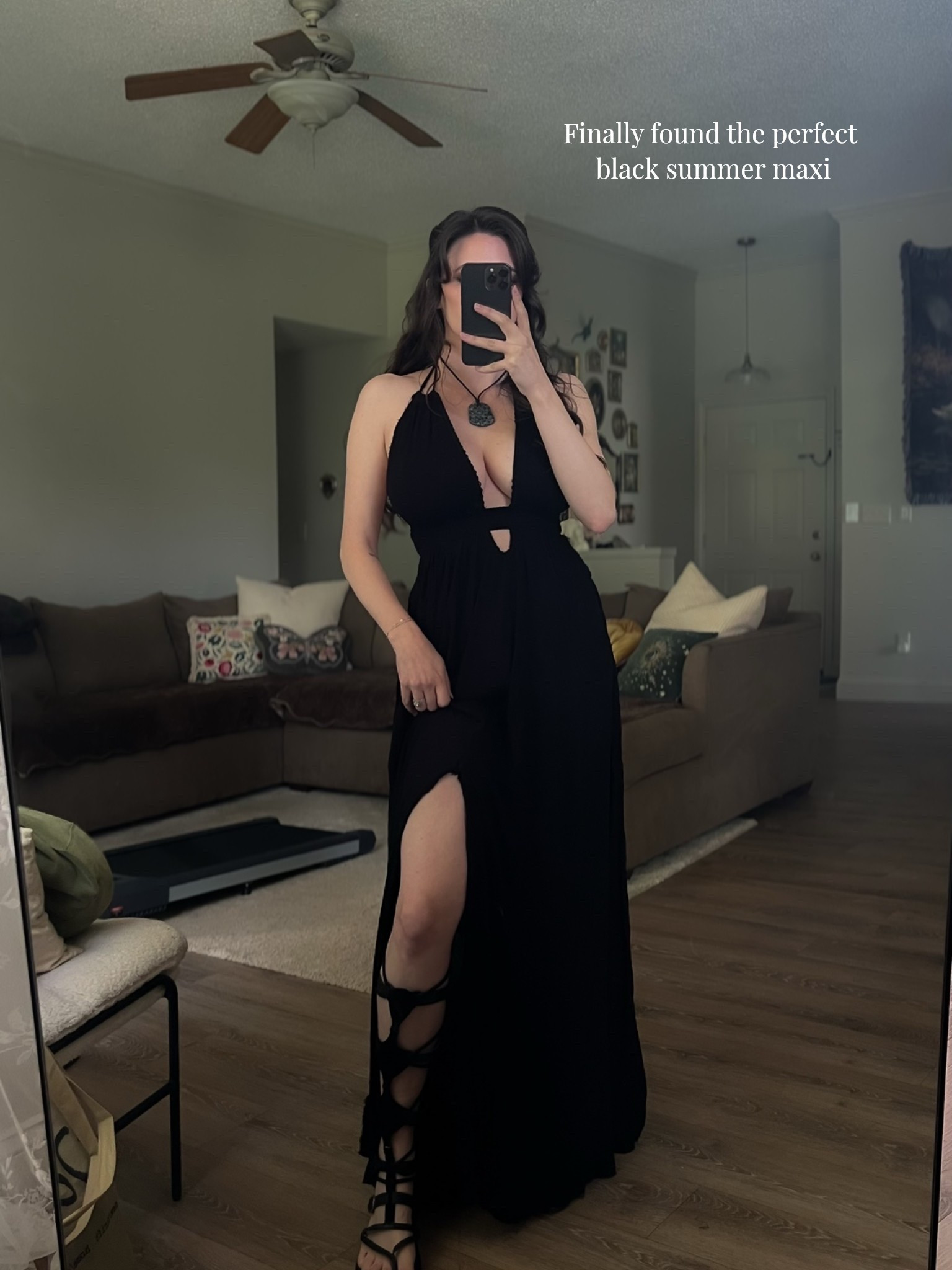It’s giving Feyre visits the Night Court 🖤🔥⛰️ @freepeople #freepeoplepartner

#LTKootd #LTKSeasonal