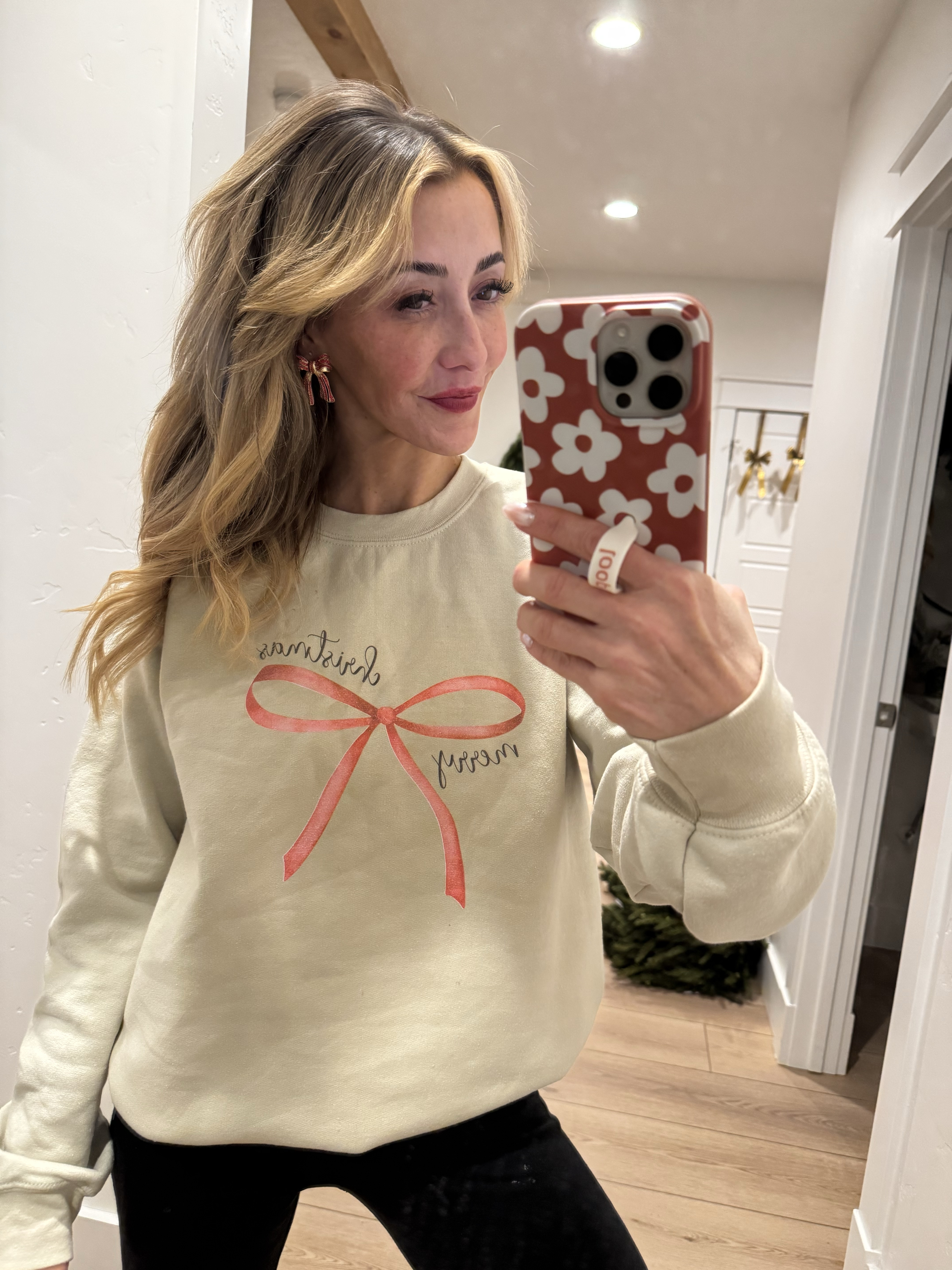 Holiday sweater I’m loving from Etsy! 🎀

#LTKGiftGuide #LTKHoliday #LTKStyleTip