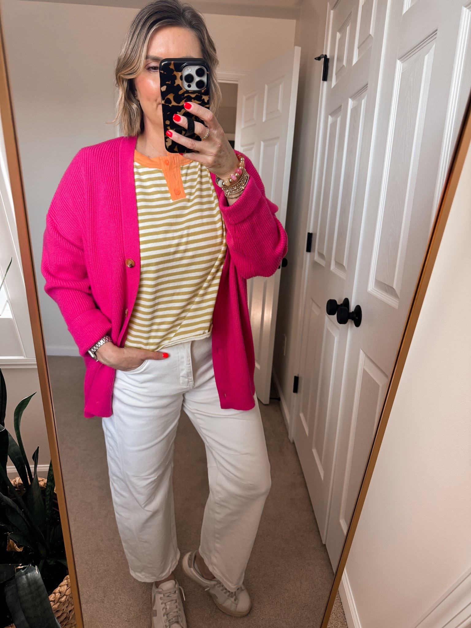 OOTD
l love a stripe top and this may be a new favorite. It’s slightly cropped (I sized up one to a Large). It’s a great transition piece and I’ll definitely wear this with some cutoff in the summer 

Barrel jeans and similar cardigan are also linked. I ordered my normal size in both  

#LTKmomlife #LTKootd
