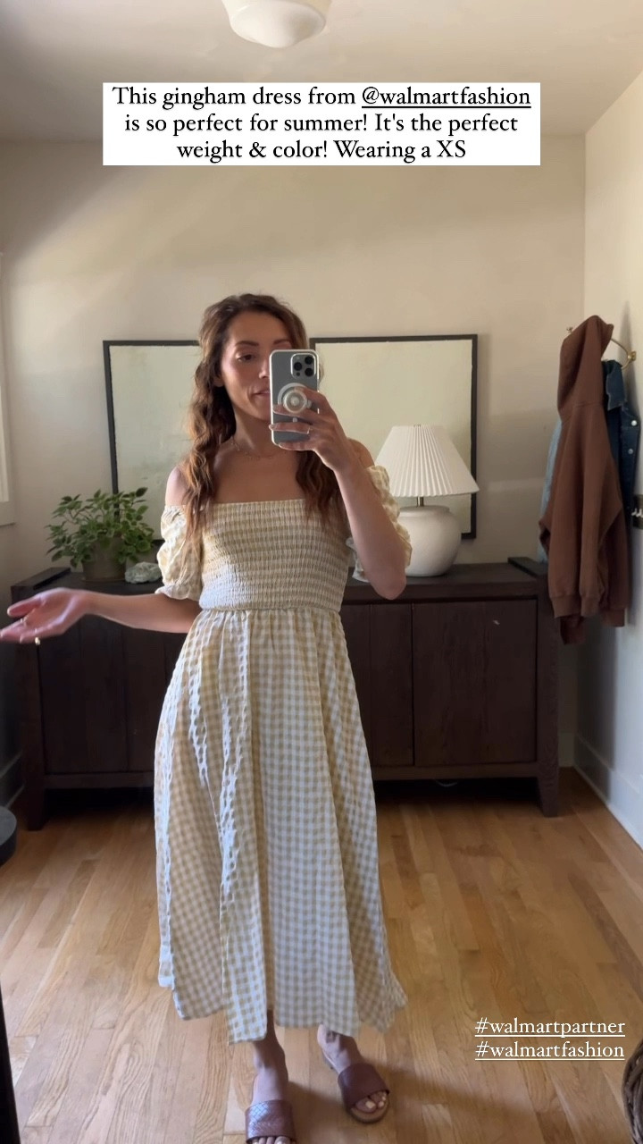 This gingham dress from @walmartfashion is 👌🏼👌🏼👌🏼 SO pretty! Comes in 3 colors and is such a great price! #walmartpartner #walmartfashion