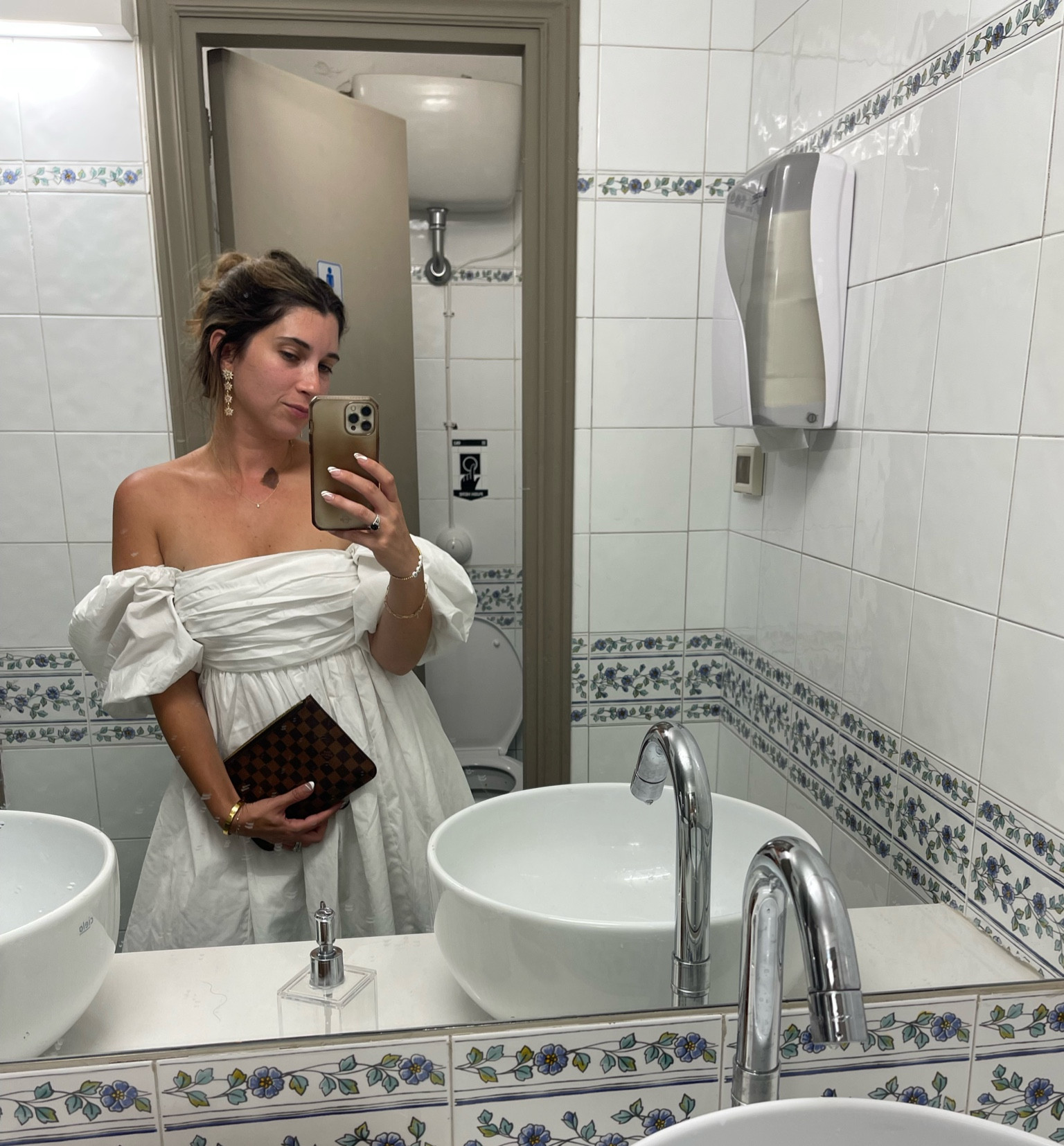 Puff sleeve dress from A&F runs a little big! If between size down

#LTKSale #LTKtravel #LTKsalealert