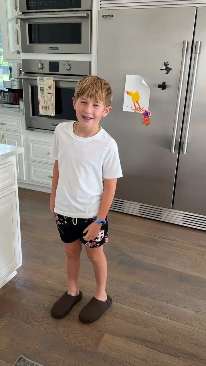 Luke bear got a NSALE surprise!! Kids classic UGG in dusted cocoa!

NSALE, Nordstrom Must Haves, Nordstrom Sale, Nordstrom Anniversary Sale, Nordstrom Fashion, Nordstrom Finds, Nordstrom Jewelry, Nordstrom Shoes, Nordstrom Sunglasses, Travel Sets, Nordstrom Kids, Emily Gemma

#LTKdayinmylife #LTKSaleAlert #LTKmomlife