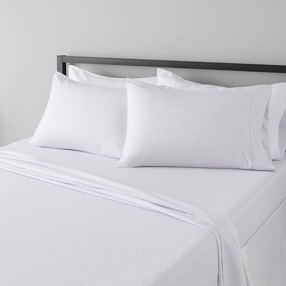 Amazon Basics Lightweight Super Soft, Wrinkle Free Breathable Microfiber 4 Piece Bed Sheet Set Wi... | Amazon (US)