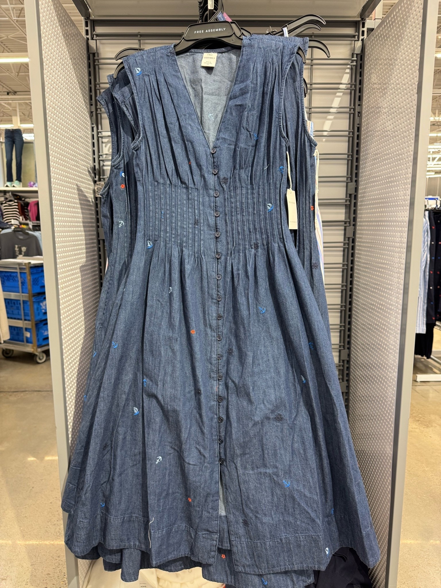This summer dress is too cute with white sandals or wedges perfect. Sign me up Walmart