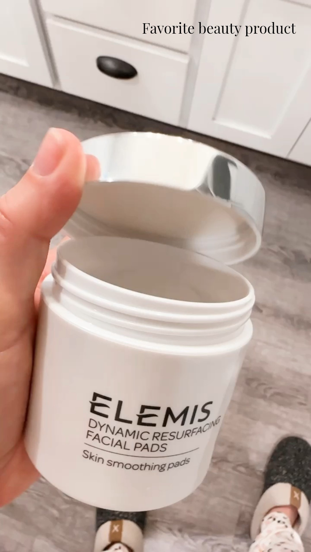 These Elemis Dynamic Resurfacing Facial Pads are one of my non-negotiables for smooth, glowing skin ✨ I use them a few times a week to gently exfoliate, refine texture, and help my skincare absorb better. Easy, effective, and worth every swipe. Linked 🤍

#LTKBeauty #LTKOver40 #LTKgrwm