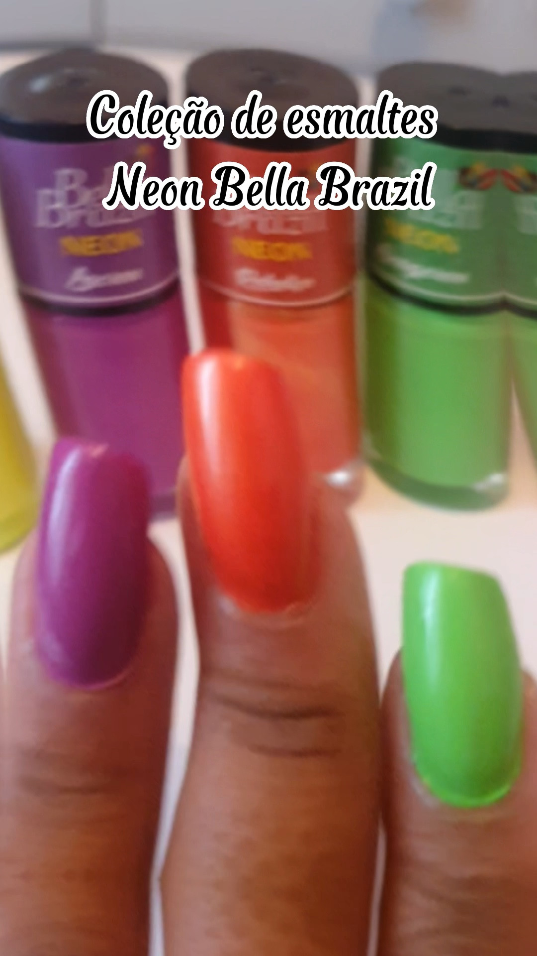 Esmaltes Neon Bella Brazil
Efeito Gel que não precisa de cabine.
Ótima duração e super tendência para o carnaval!

#LTKbrasil #LTKbeauty #LTKSale