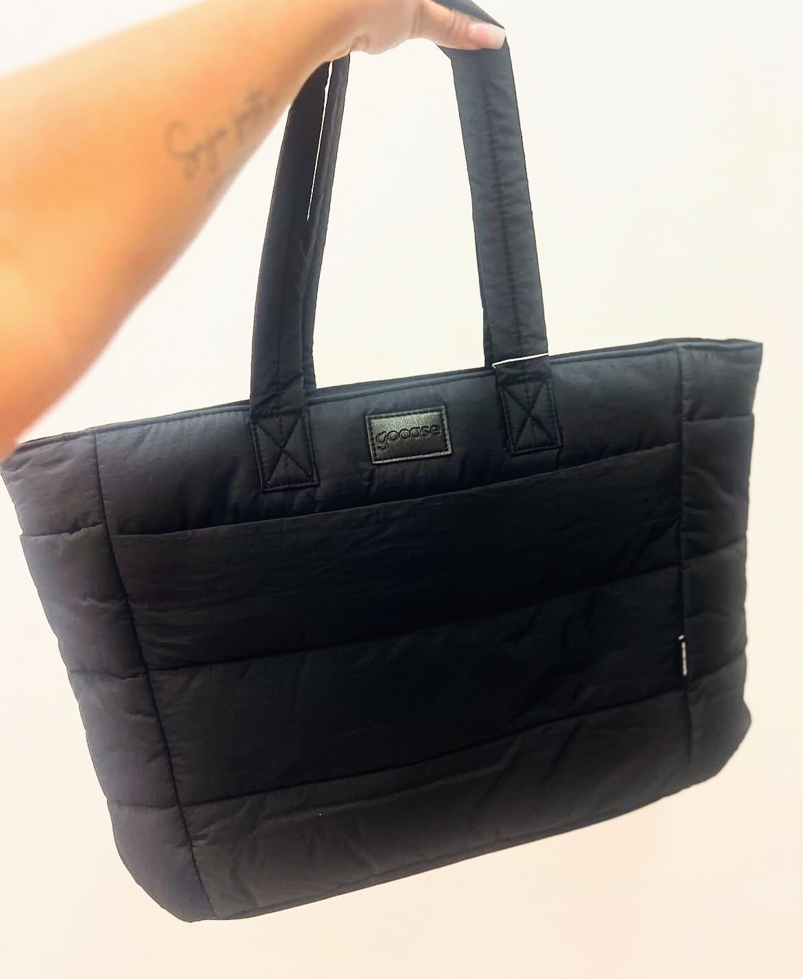 Bolsa tote puffer! 
Linda , estilosa e espaçosa . 🤎

#LTKpromo #LTKbeleza #LTKbrasil
