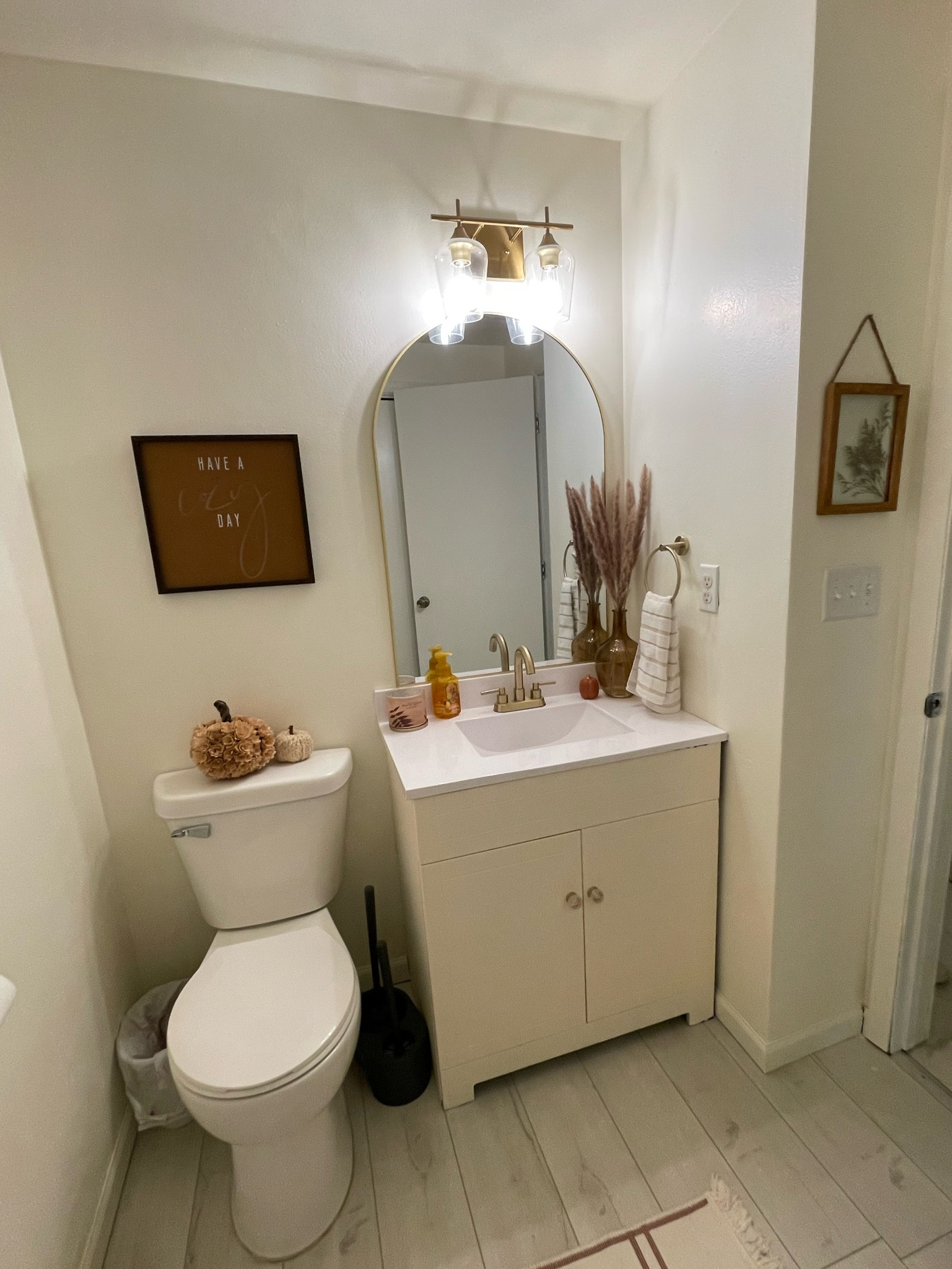 Half bathroom details 

#LTKstyletip #LTKhome #LTKfindsunder50