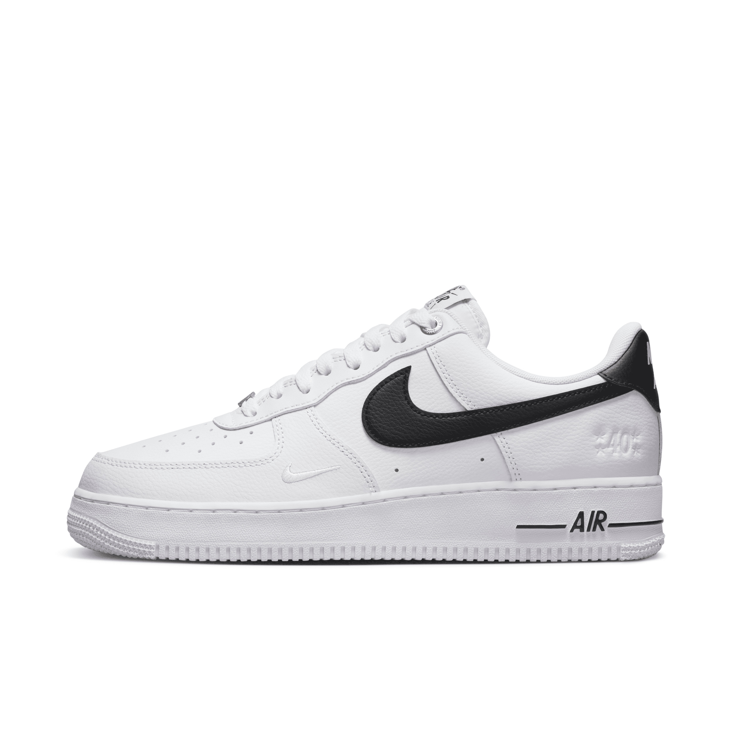 Nike Men's Air Force 1 '07 LV8 Shoes in White, Size: 6 | DQ7658-100 | Nike (US)
