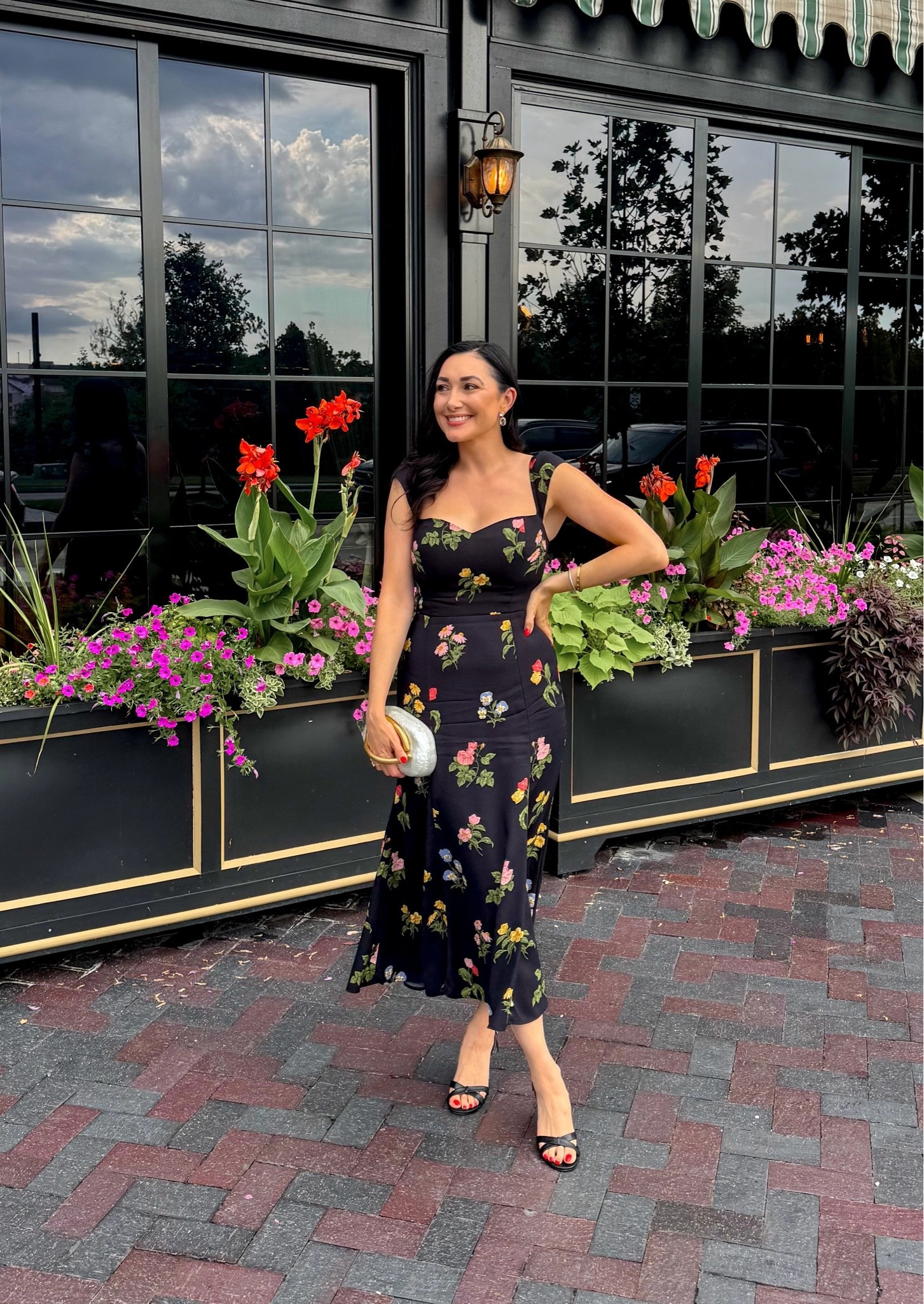 GRWM for a night at the conservatory 🌸🖤

Floral dress size 6, sized up 
Black heels size 37.5, sized up half size

#datenightoutfit #weddingguestdress #floraldress #grwm

Nordstrom anniversary sale 
NSALE 
Reformation

#LTKWedding #LTKSaleAlert