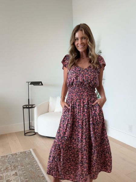 Love the floral patterns for the summer! Dress this up or down!

Summer style, summer outfits, summer dress, fashion, style

#LTKfindsunder50 #LTKfindsunder100 #LTKSeasonal