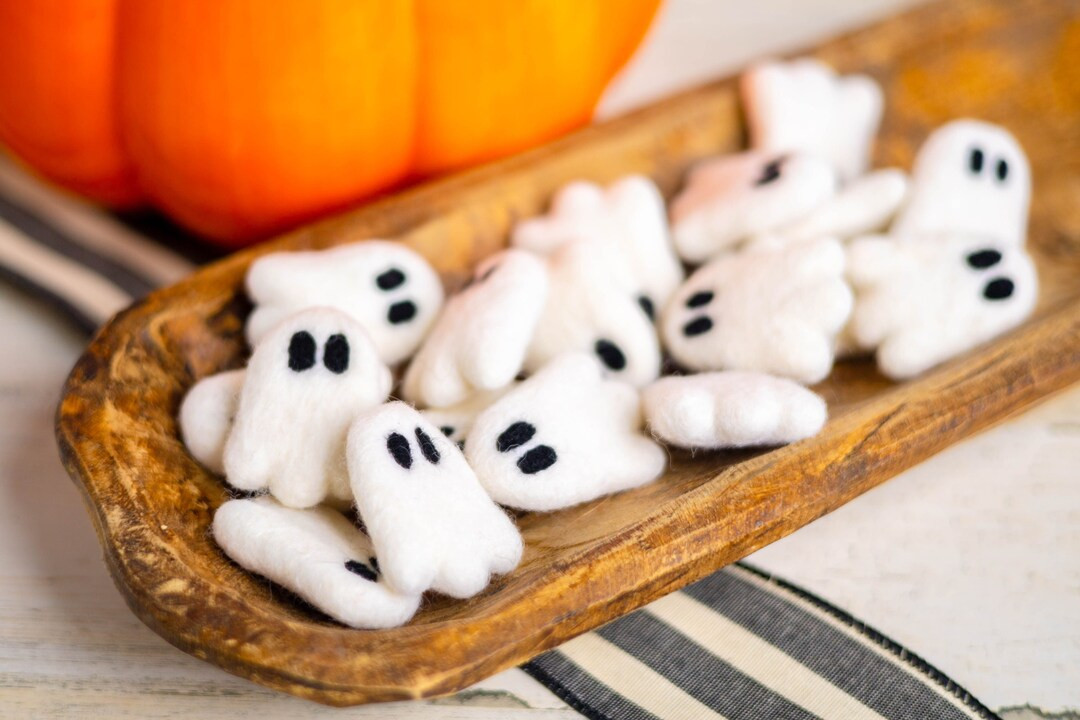Small White Felt Ghost Halloween Garland DIY White Wool Ghost Halloween Decor Halloween Mobile L ... | Etsy (US)