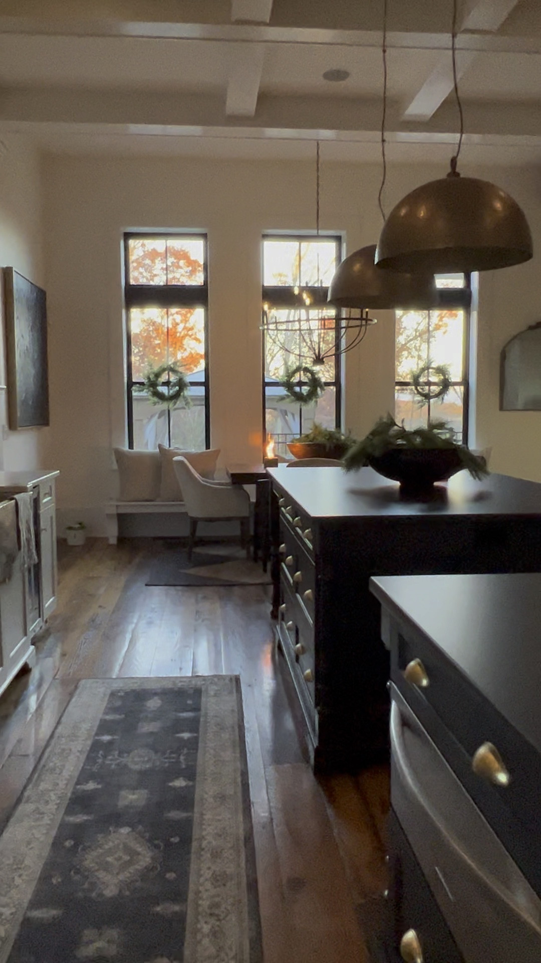 Simple, classy kitchen Christmas decor!! #home #homedecor #christmasdecor #kitchenchristmasdecor #kitchendesign #homedesign 

#LTKHoliday #LTKVideo #LTKhome