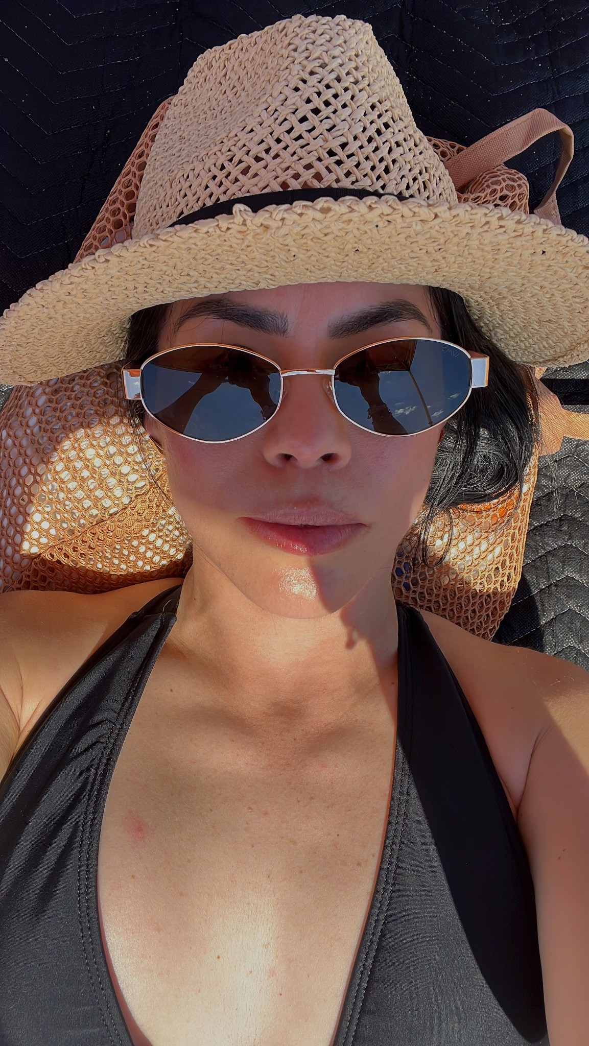 Ya se siente el verano y este look es todo lo que quiero usar los próximos meses ☀️ Ligero, cómodo y listo para estar en mi lugar favorito toda la temporada. Todo linkeado aquí ⬇️

No olvides seguirme para que veas todo lo que consigo a precios accesibles. ✨

#LTKsummer #VibesDeVerano #EstiloFresco #OutfitDeVerano


#LTKStyleTip #LTKSummerEdit #LTKSwim