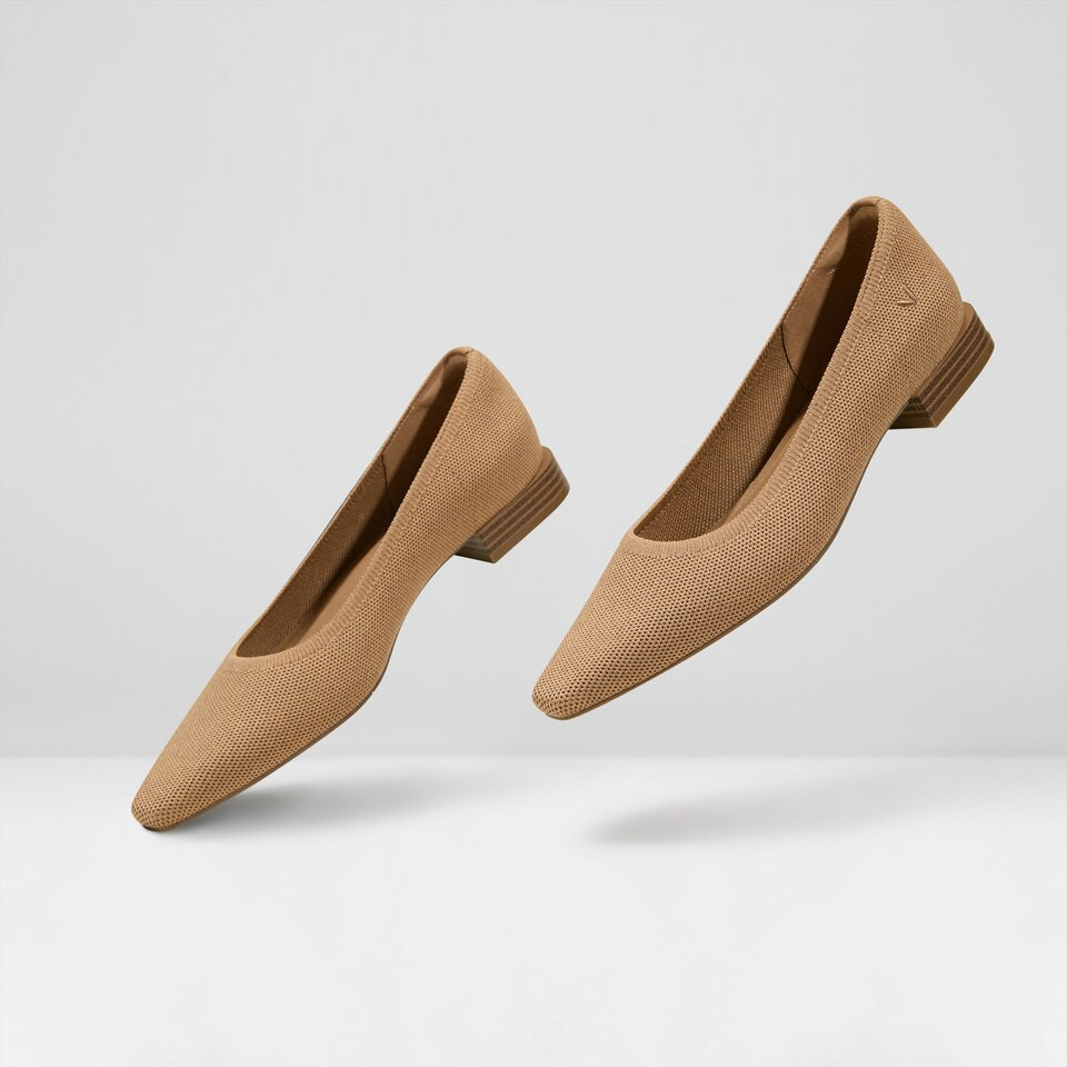 Pointed-Toe Everyday Flats | VIVAIA