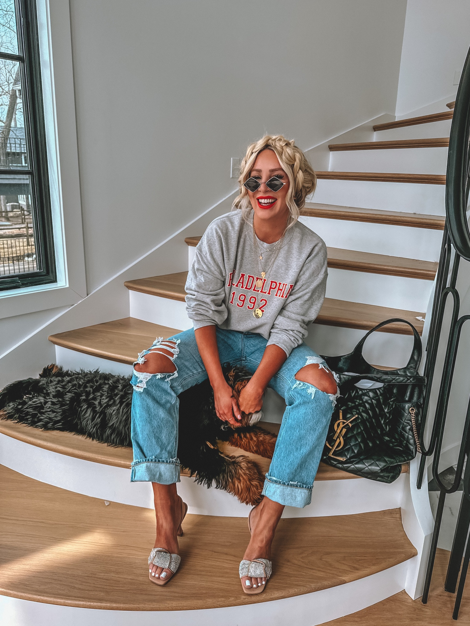 Wearing a medium in sweatshirt.. it’s pretty oversized 😍 but I love it! 