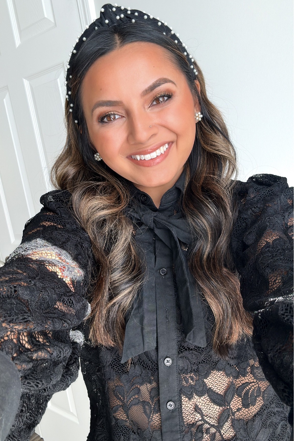 Top size xxs petite TTS 
Foundation shade 4N1 shell beige 
Concealer shade crème brûlée L2.5
Setting powder shade Translucent 
Brightening powder shade 
Bronzer shade Tan 
Blush shade She’s So LA
Highlighter shade Volume II 


#LTKbeauty #LTKHoliday #LTKsalealert