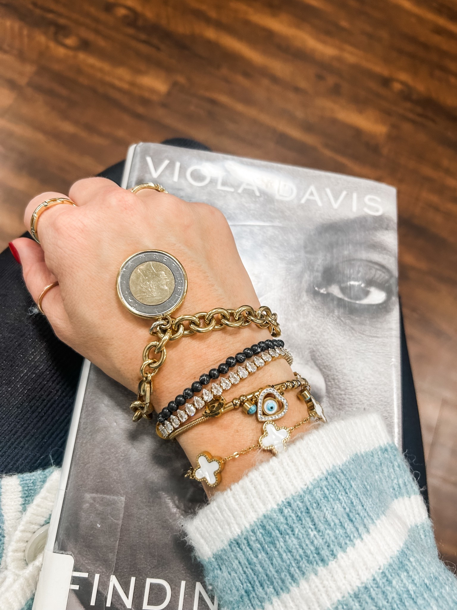 Reading while Mila dances 🩰 

#LTKStyleTip