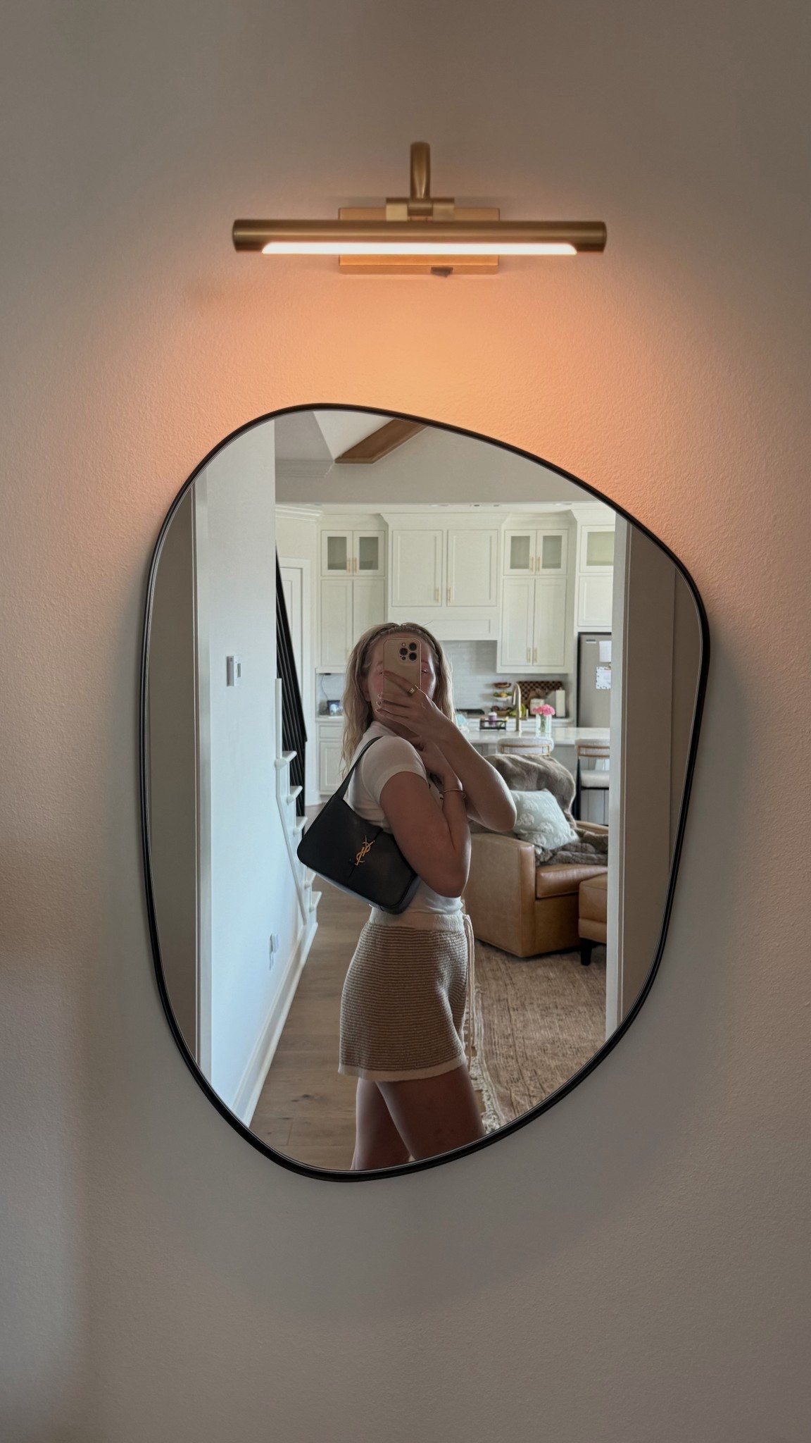 
#ad #vivrellepartner @Vivrelle truly such a good go-to bag! I borrowed this one from Vivrelle and it works just as well for casual days as it does for a night out ✨

#LTKootd