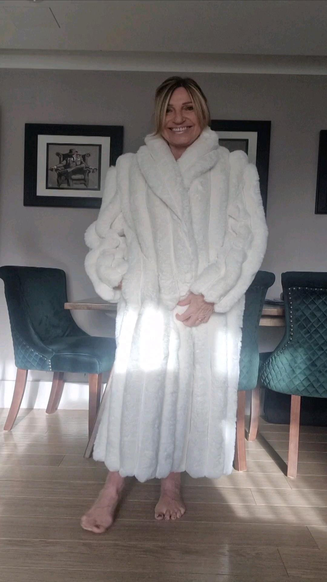 When nothing but a faux fur will do 🤍

#LTKuk #LTKeurope #LTKwinter