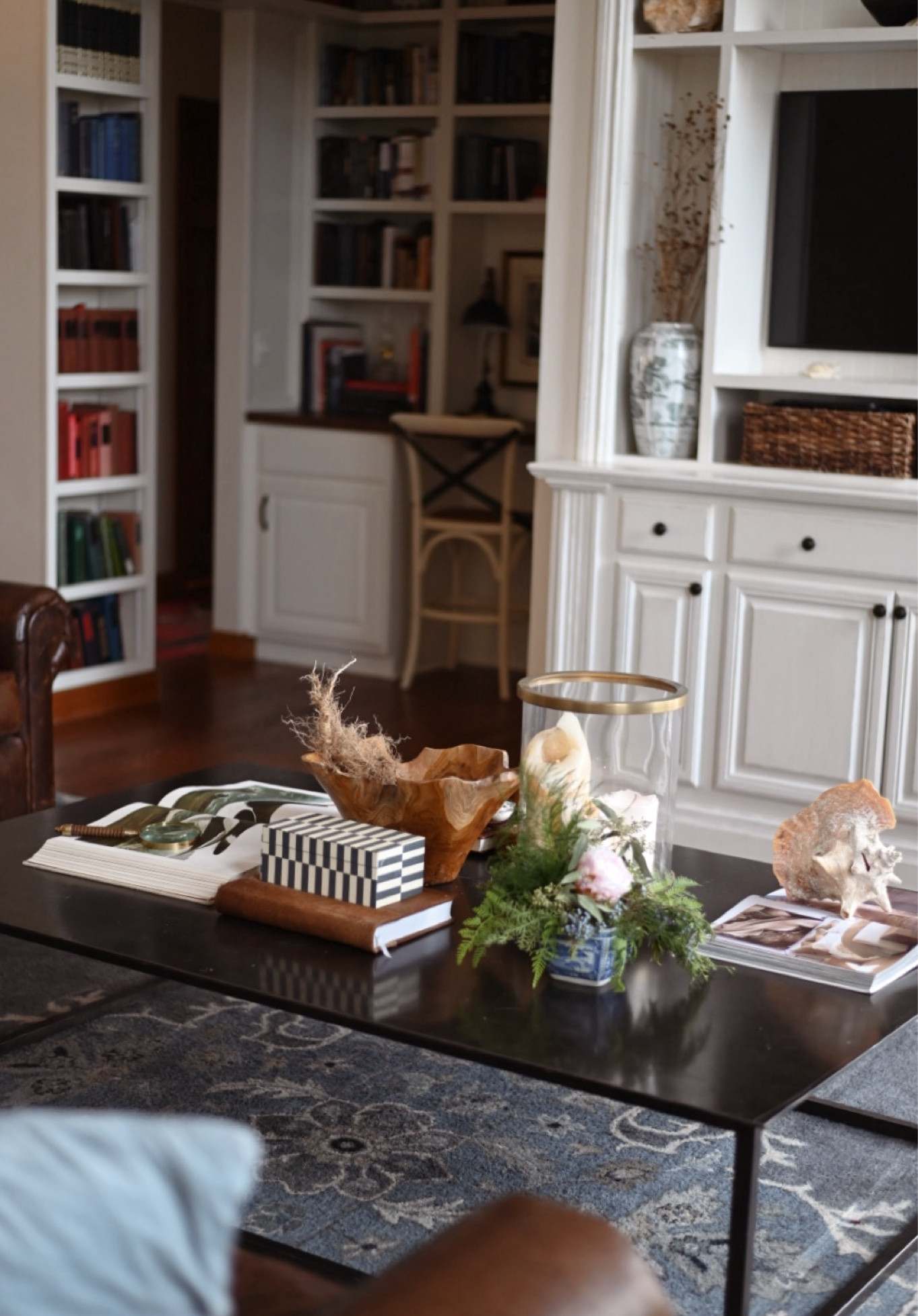 Living room coffee table collection

#coffeetable
#decorinspo

#LTKFamily #LTKHome #LTKStyleTip