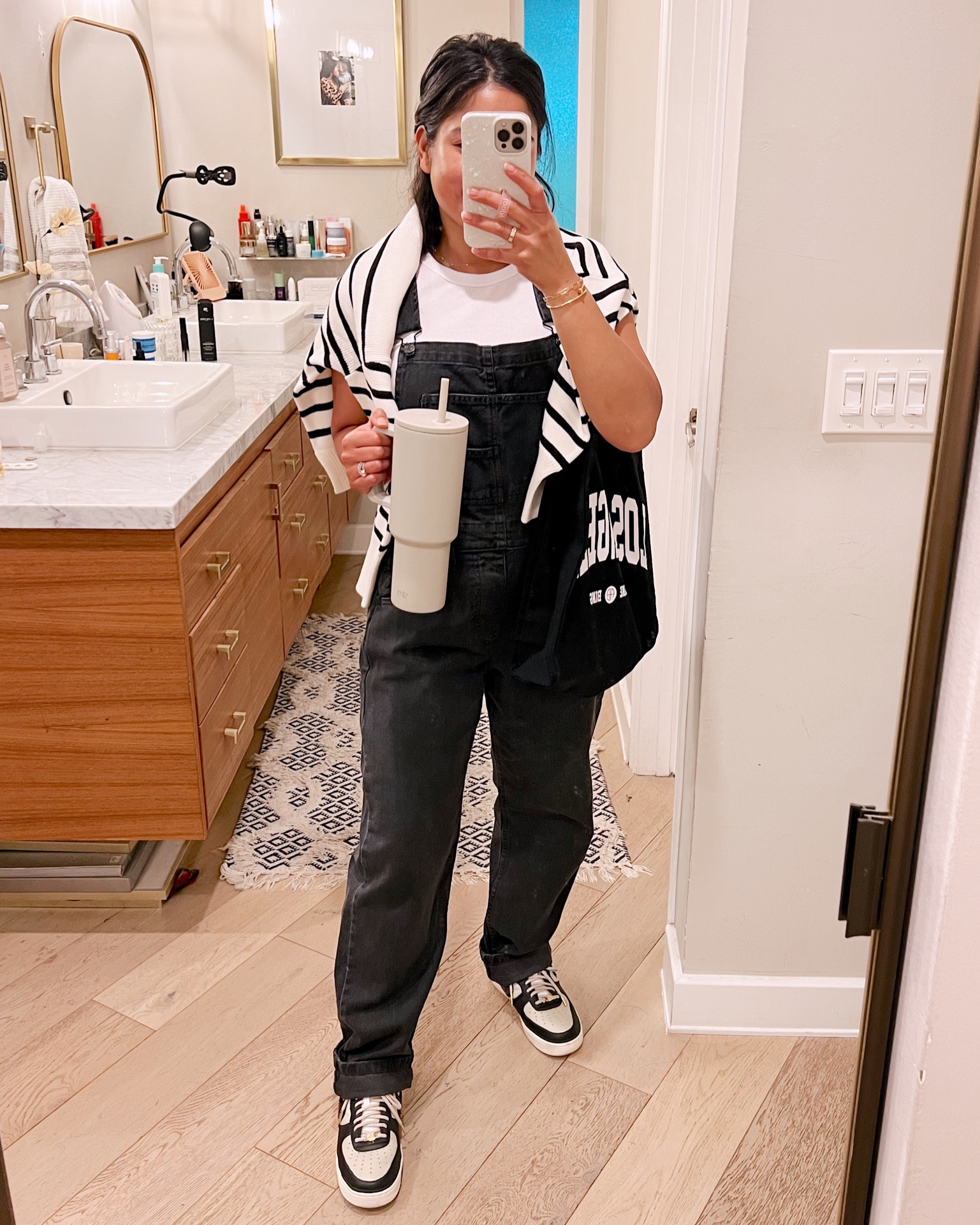 School drop-off mom fits, casual fall outfits


#LTKSeasonal #LTKstyletip #LTKfindsunder100