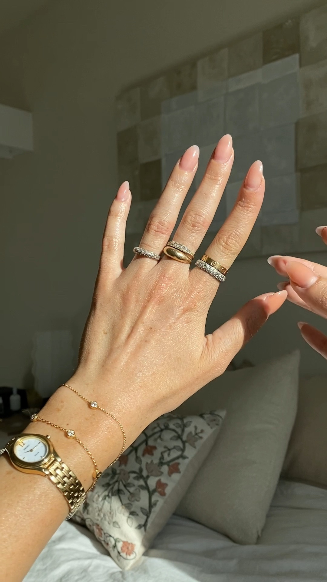 how to stack your rings so they look GOOD!

the trick is to stick with similar silhouettes per finger and alternate gold and diamonds for a cohesive look ✨ 

#goldring #diamondring #stackingrings #solidgoldrings #mejuri #brilliantearth #cartier #solidgoldjewelry #goldbracelet #diamondbracelet 

#LTKstyletip #LTKFind