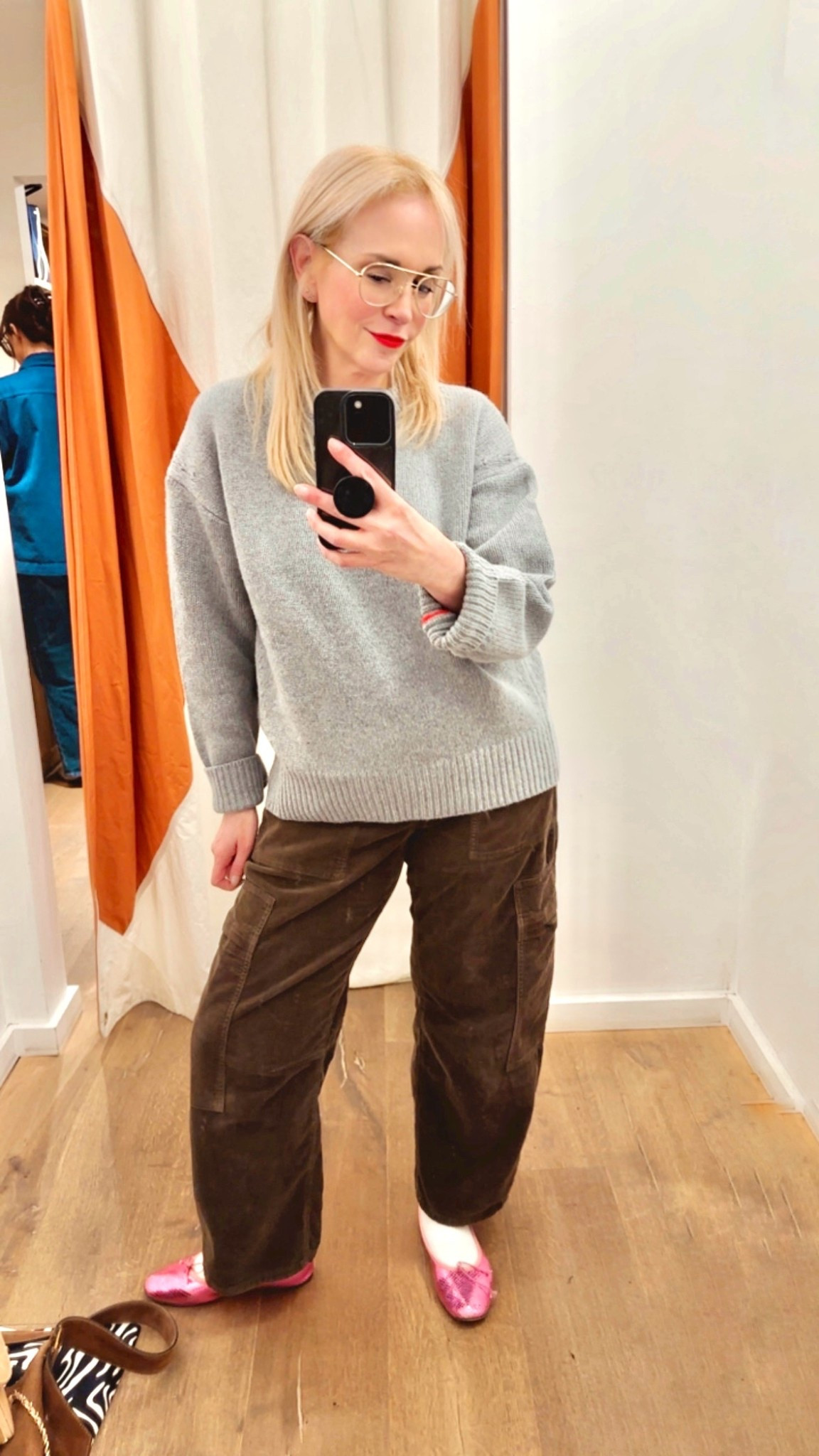 If you have been crushing on The Row’s Ophelia sweater, she’s very close. Now I want the navy. 

#LTKootd #LTKPetite