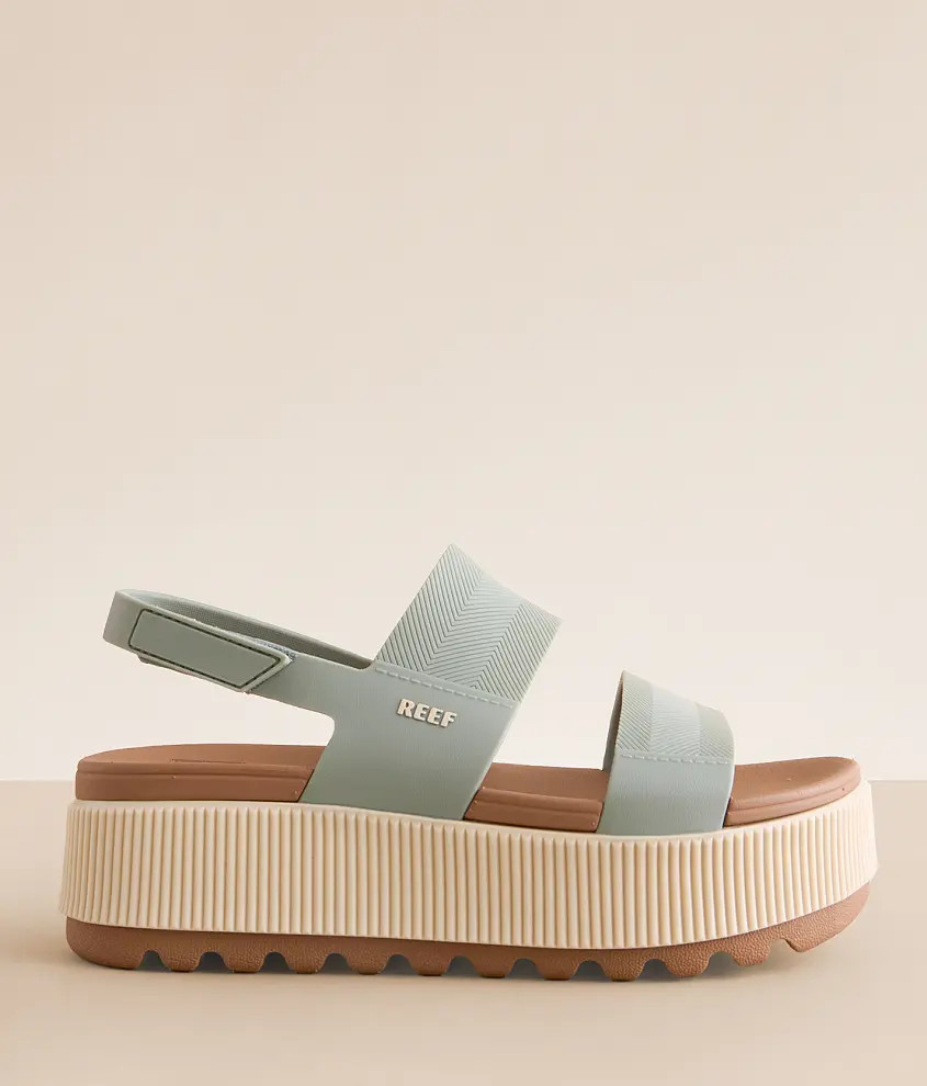 Water Vista Higher Flatform Sandal | Buckle