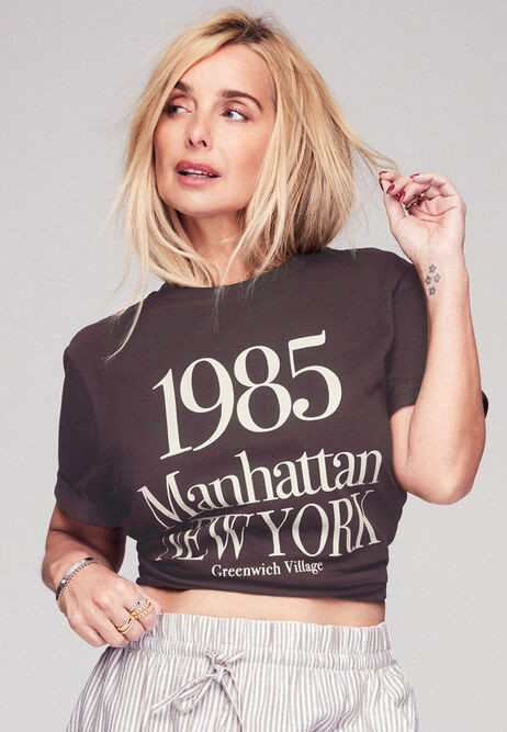 Womens Brown Manhattan 1985 Graphic Roll Sleeve T-shirt | Peacocks