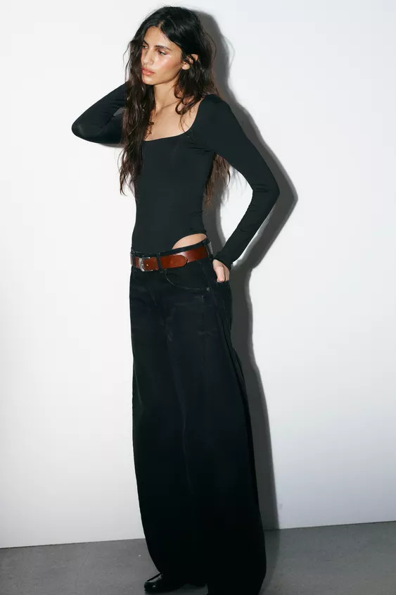 BODY EN POLYAMIDE À ENCOLURE CARRÉE | Zara FR