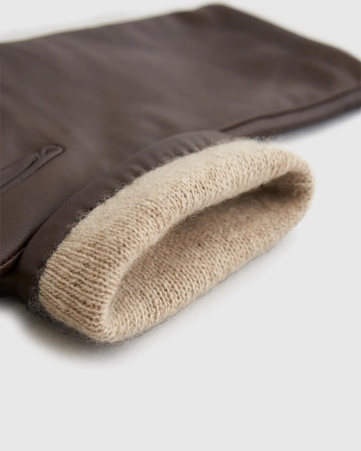 Women's Cashmere Lined Leather Gloves in Chocolate | Quince